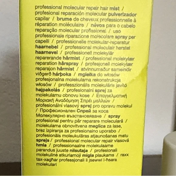 K18 Biomimetic Hairscience Molecular Repair Mist - White and Green - Picture 3 of 3